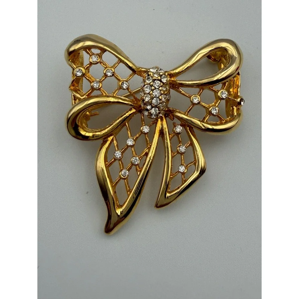 Vintage Gold Tone Lattice Bow Brooch Clear Rhinestone Statement Pin Costume